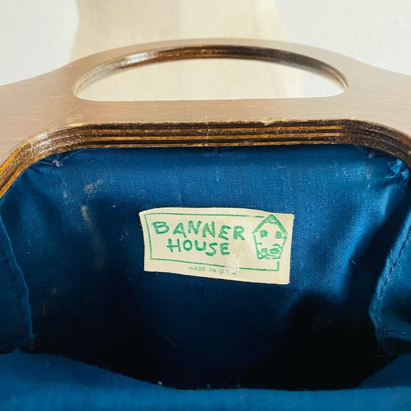 VINTAGE 70s BERMUDA BAG PURSE WOOD HANDLE BY BANNER HOUSE REVERSIBLE COVER - Picture 6 of 7